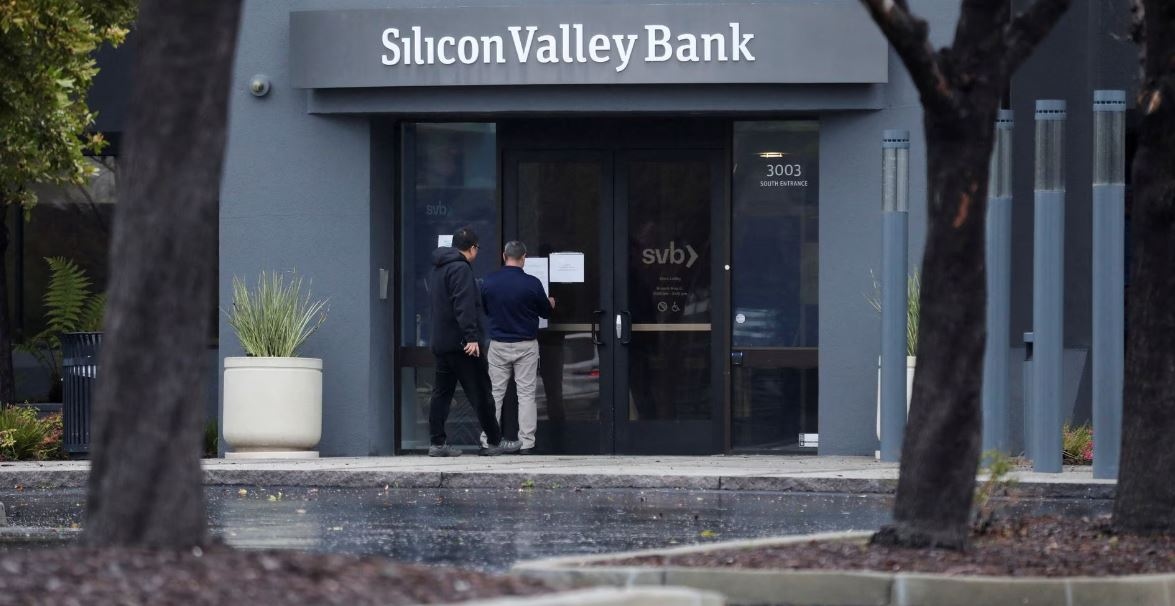 Vì sao Ngân hàng Silicon Valley Bank sụp đổ?